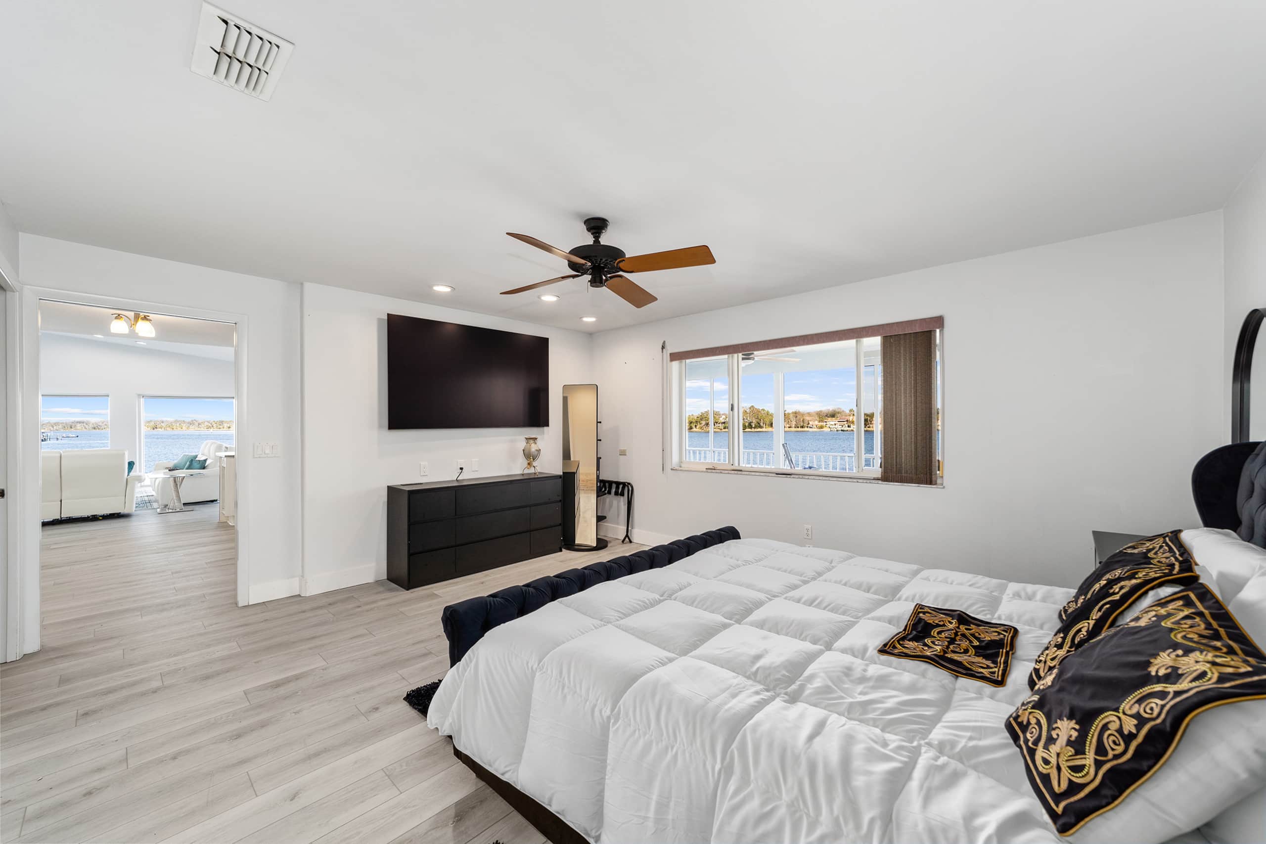 Second bedroom with a king bed